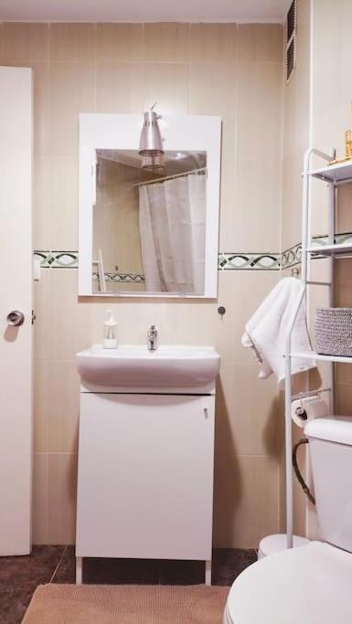 Bonito Apartamento De Dos Dormitorios En El Centro Y Calle San Miguel Torremolinos Dış mekan fotoğraf